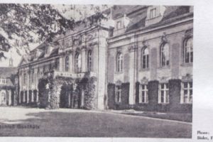 Pałac hrabiów von Reichenbach, właścicieli majątku w Goszczu, odbudowany po pożarze w latach 1749–1755. Widok z I połowy XX w.